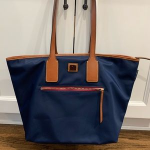 Navy wayfarer Dooney and bourke tote